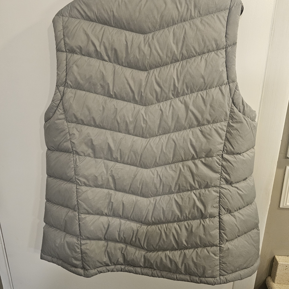Eddie Bauer vest - Picture 7 of 7